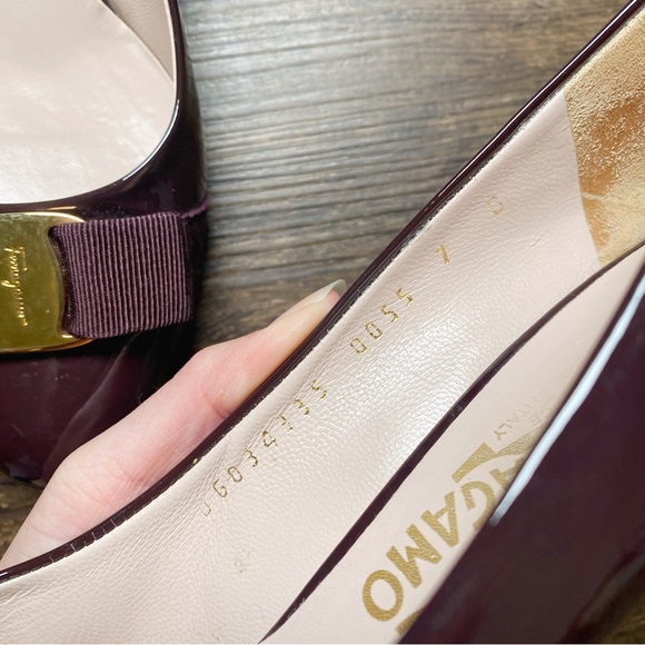 Salvatore Ferragamo Carla Pumps Kitten Heel in Burgundy/Wine Color - Picture 7 of 11
